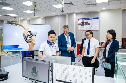 HỘI THẢO VỀ CÔNG NGHỆ 3D TRONG PHẪU THUẬT CỦA TRƯỜNG ĐẠI HỌC VINUNI 